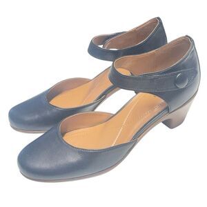 Easy Spirit Black Leather and Tan Block Heel Mary-Jane Pumps